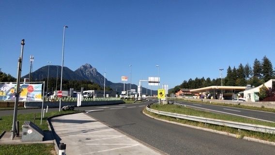 2018-10-27T21:47:51.JPG